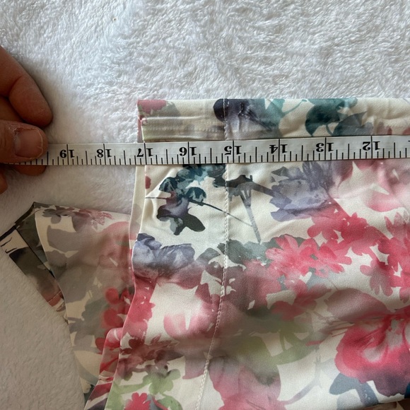 Athleta floral capris - Picture 4 of 7